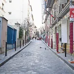 Lovely Studio In The Very Heart Of Montmartre