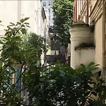 Lovely Studio In The Very Heart Of Montmartre