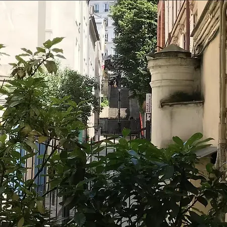 Appartamento Lovely In The Very Heart Of Montmartre Parigi